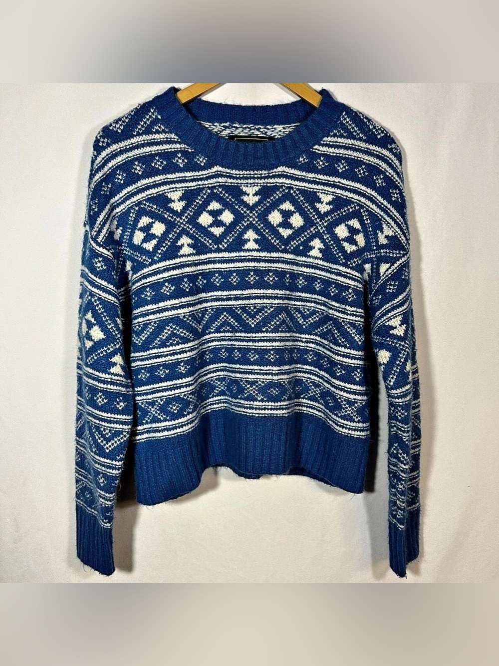 American Eagle Sweater Women’s Fair Isle Size Medium Blue White
